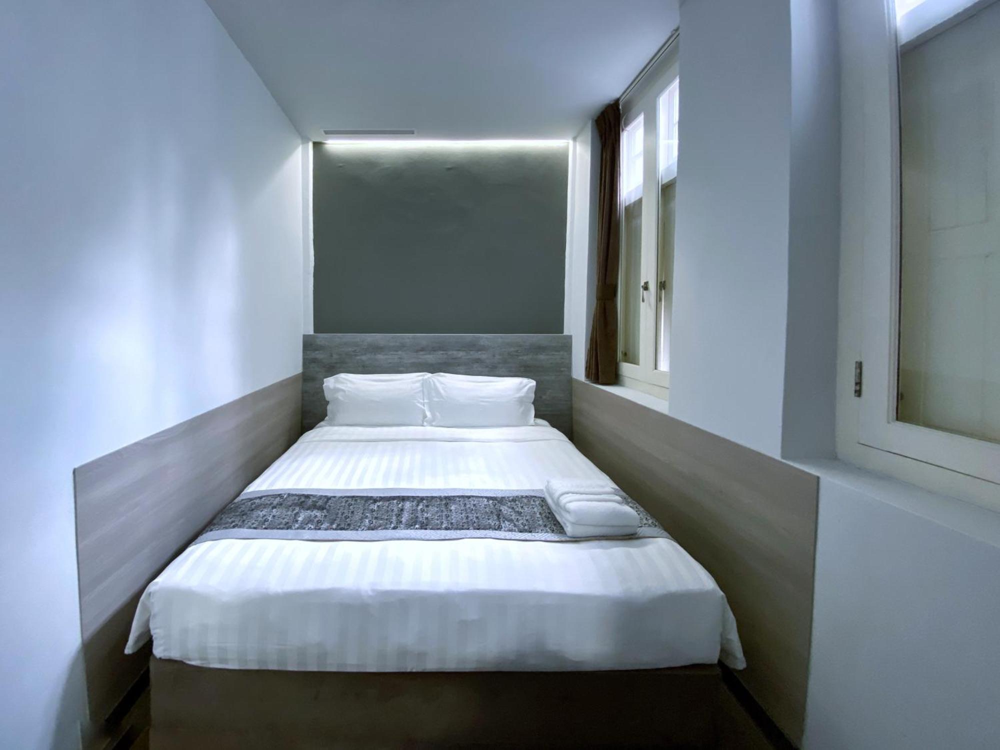 Bliss Hotel Singapore